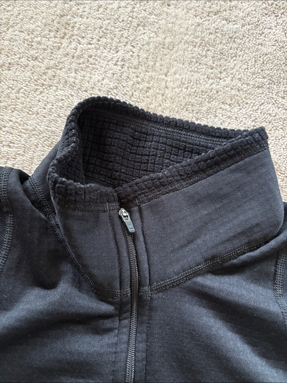 Patagonia R1 Quarter Zip - Picture 8 of 10